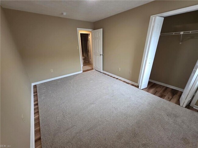 Building Photo - 4003 Governors Square