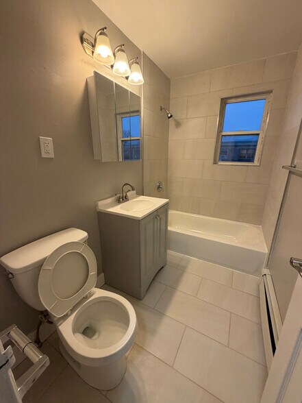 Building Photo - 431 Park Ave