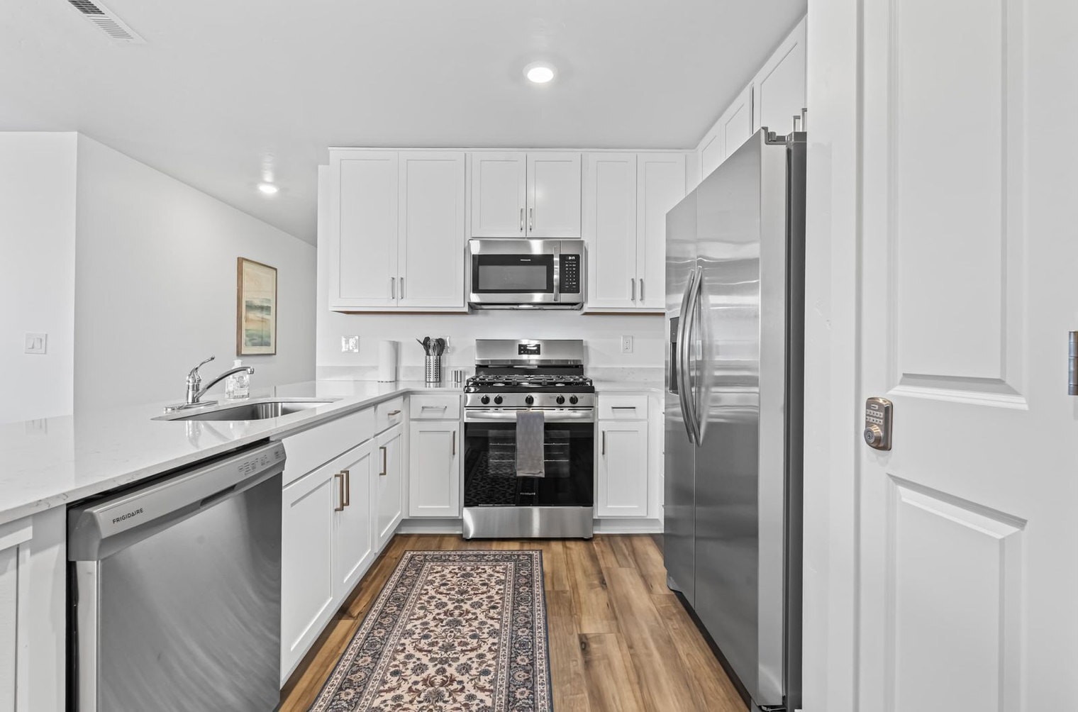 Building Photo - 8648 E Wishmore St