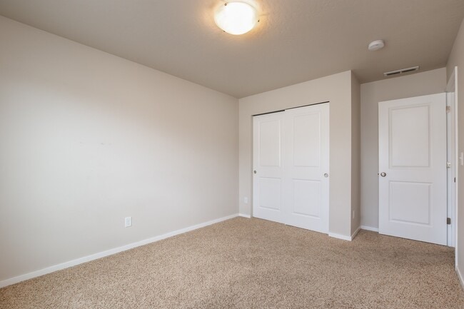 Building Photo - COMING SOON !! Kendall Yards, 3 Bedroom, 2.5 Bath Townhouse Now Available