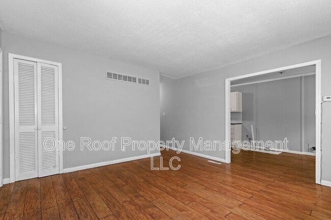Building Photo - 937 Metropolitan Ave