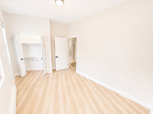 Building Photo - 53 White St