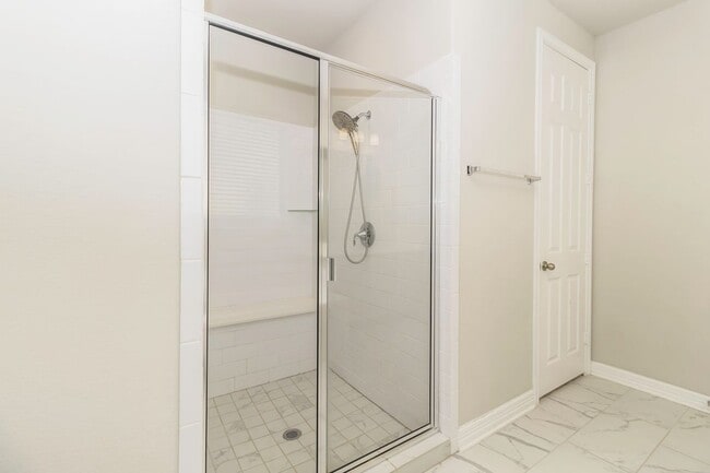Building Photo - 3010 Flora Manor Dr