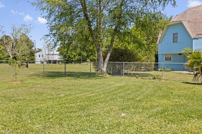 Building Photo - 312 Water St