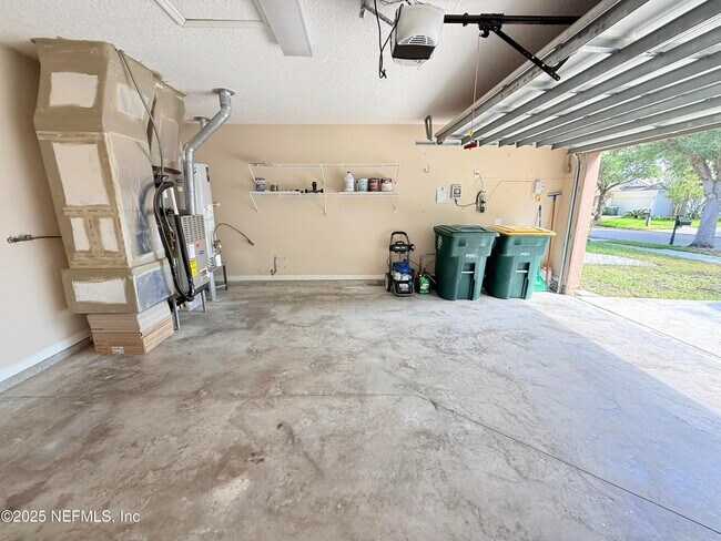 Building Photo - 14793 Falling Waters Dr