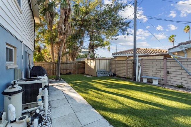 Building Photo - 284 44th Ave