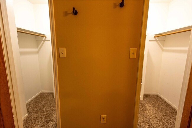 Building Photo - 27245 Kane Ln