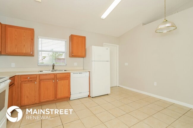 Building Photo - 350 Lauderdale Ct