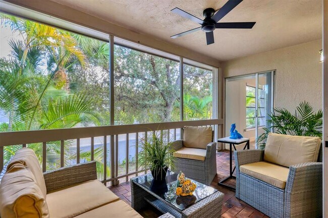 Building Photo - 3350 S Osprey Ave