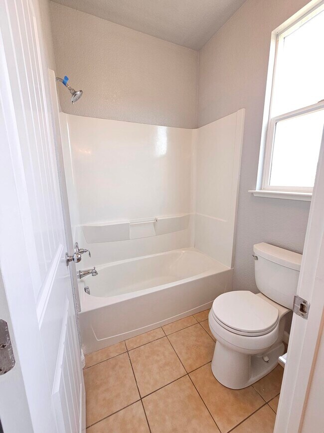 Building Photo - 3582 Mallard Way