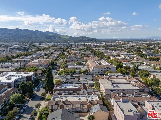 Building Photo - 361 Salem St