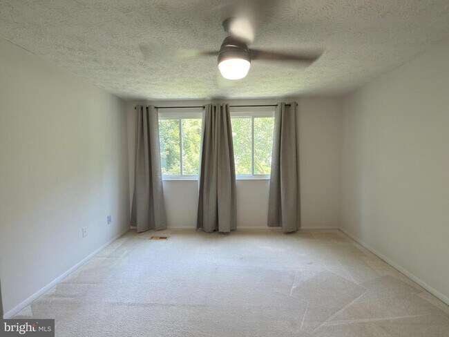 Building Photo - 5519 Inverness Woods Ct