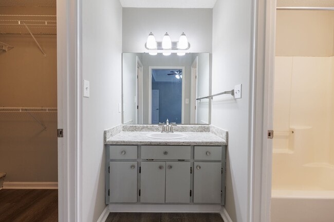 Building Photo - 3 Bedroom/2 Bath Home in Remerton