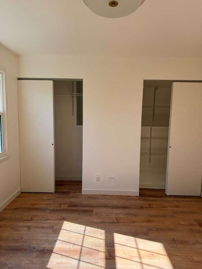 Building Photo - 136 Brookwood Ct