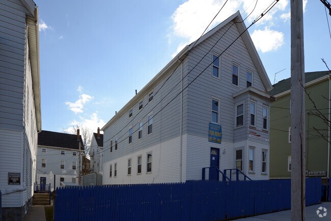 Building Photo - 554-564 Plymouth Ave
