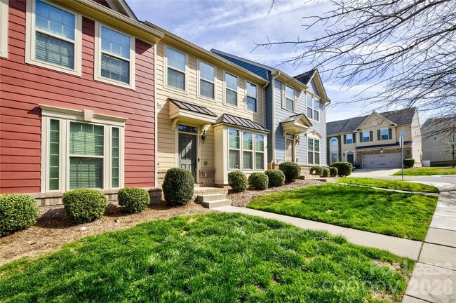 Building Photo - 1731 Evergreen Dr