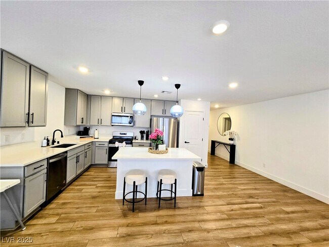Building Photo - 5288 Barcola Ave