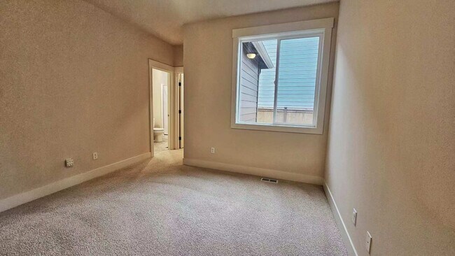 Building Photo - Beautiful 5 Bed 3.5 Bath Home in Redmond Ridge, Redmond.