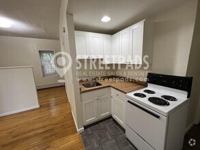 Building Photo - bedroom in Boston MA 02120