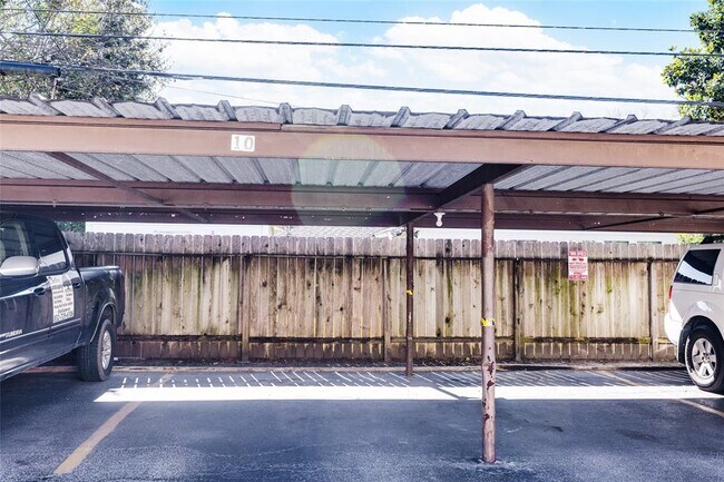 Building Photo - 7225 Beechnut St