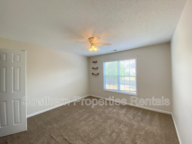 Building Photo - 346 Cresthaven Dr