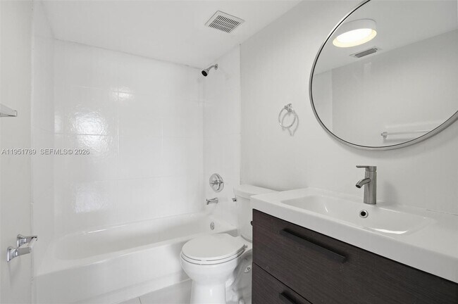 Building Photo - 1010 NW 11th St