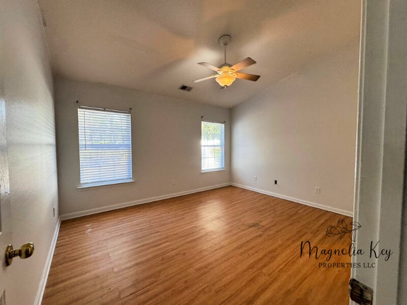 Building Photo - 1117 Stoney Falls Blvd