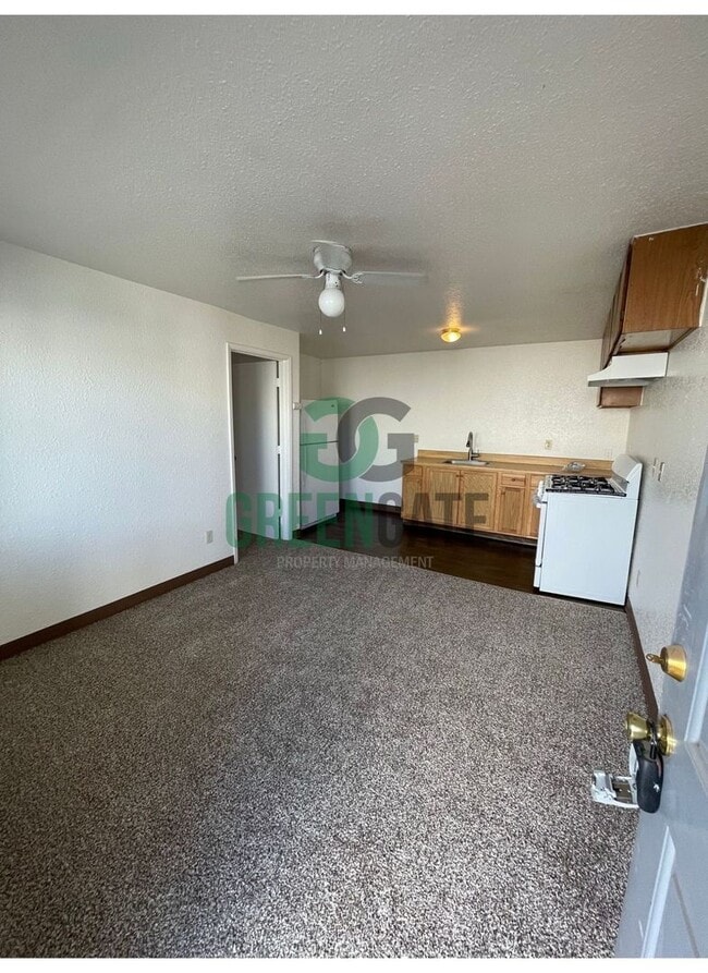 Building Photo - 3204 Atchison St