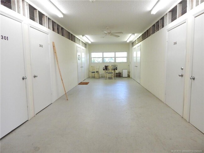 Building Photo - 1600 SE St Lucie Blvd