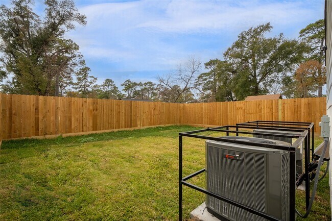 Building Photo - 7220 S Hall St