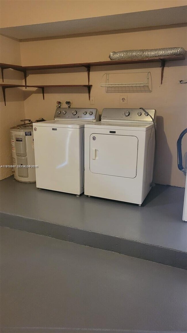 Building Photo - 914 NW 106th Ave Cir