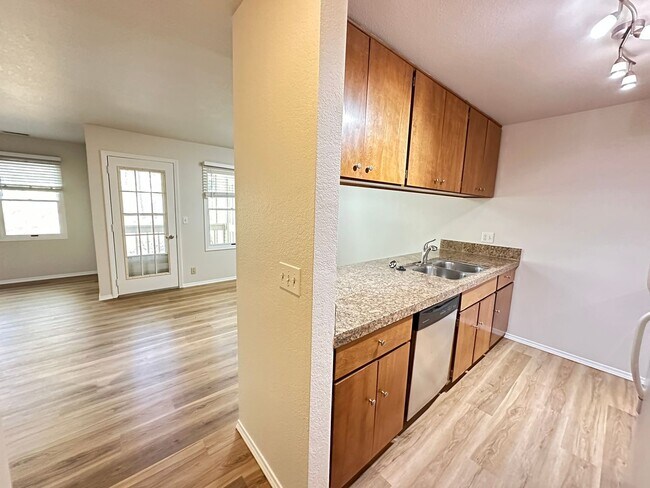Building Photo - Beautiful 2 bed/2 bath condo in Hayden, ID...