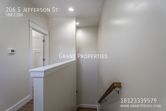 Building Photo - 206 S Jefferson St