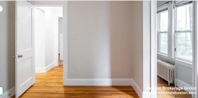 Building Photo - 122 Hillside St