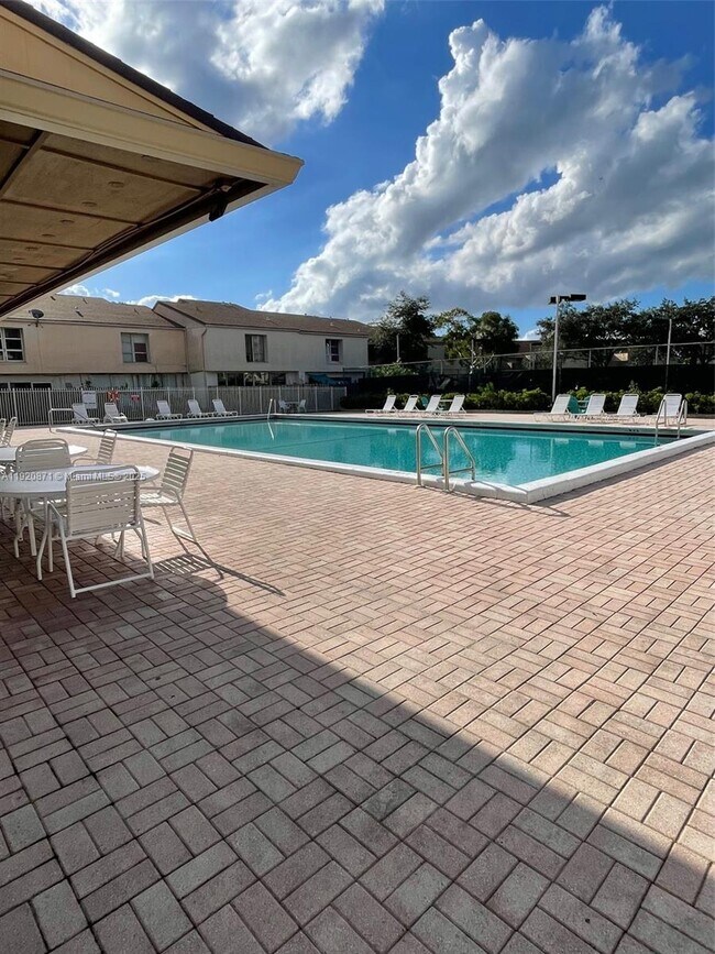 Building Photo - 8237 NW 8th Ct