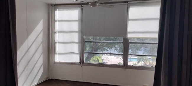 Building Photo - 9340 Lagoon Pl