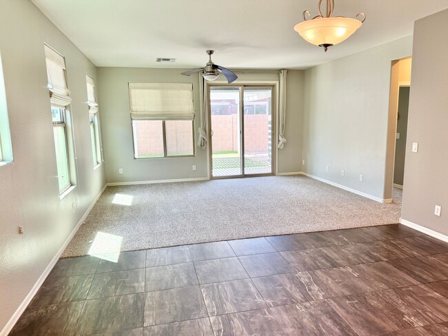 Building Photo - Beautiful 4 Bedroom Single Level Home Loca...