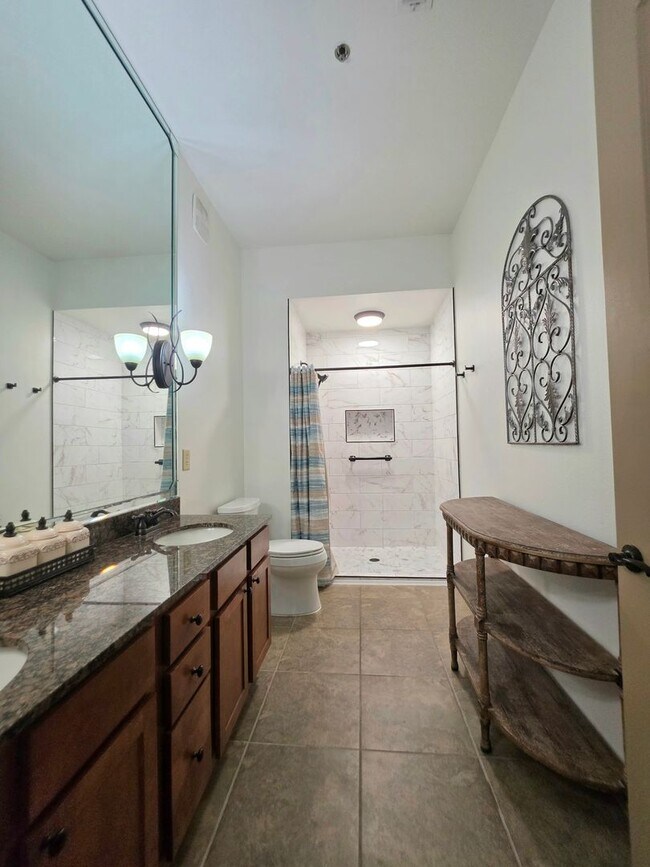 Building Photo - Ground floor 2/2 at The Enclave at Oak Hill