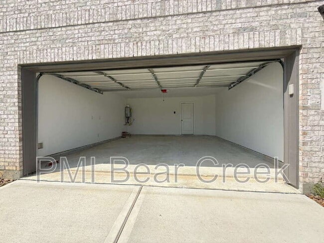 Building Photo - 25777 John Wayne Dr