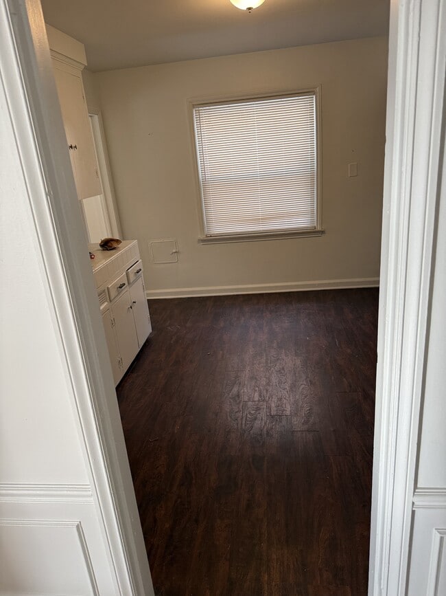 Building Photo - 5752 Bishop St