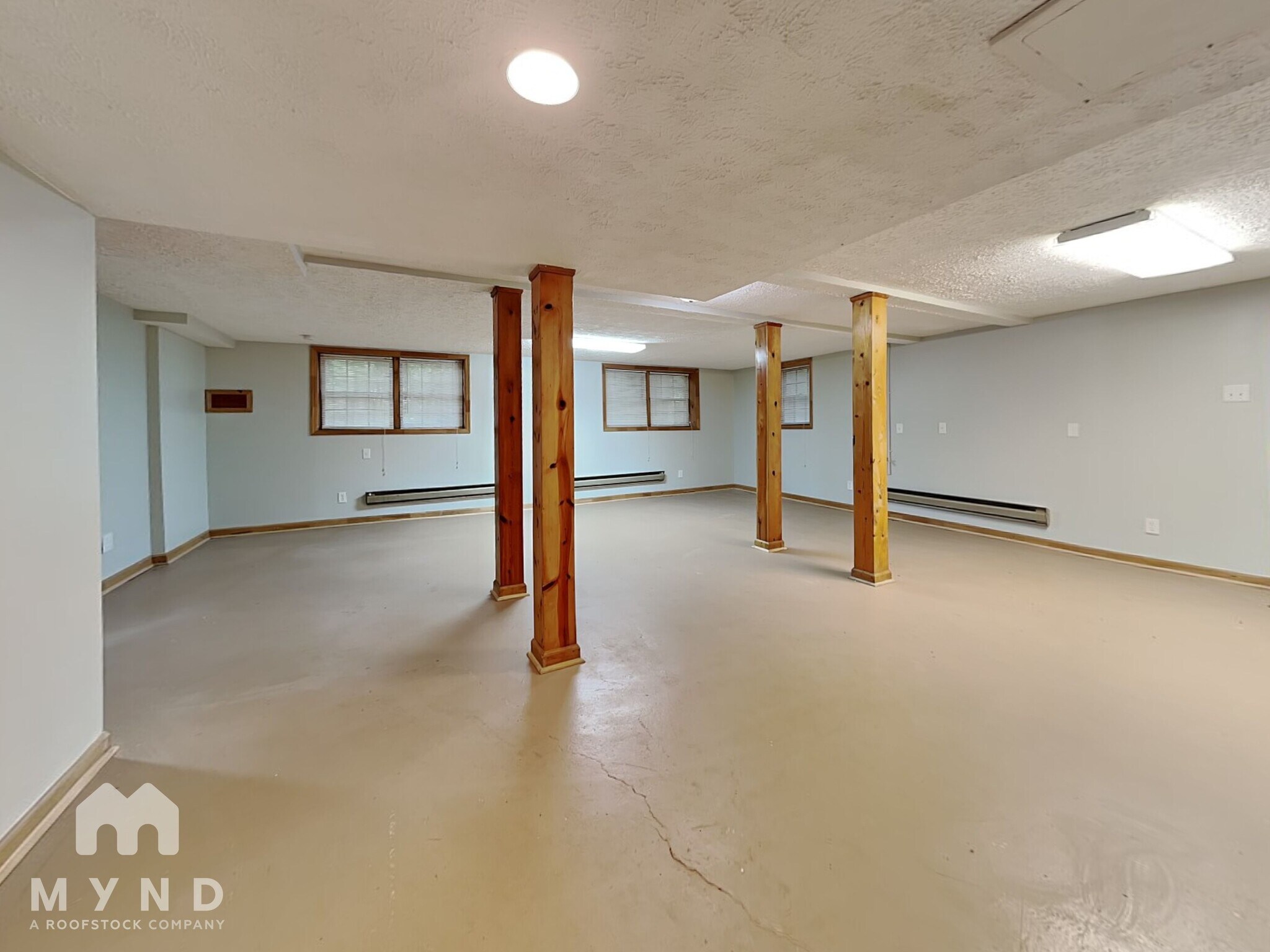 Building Photo - 35 Paris Ct