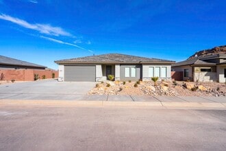 Building Photo - 4 bedroom 2 Bath Home in Desert Edge Cove - RV parking!