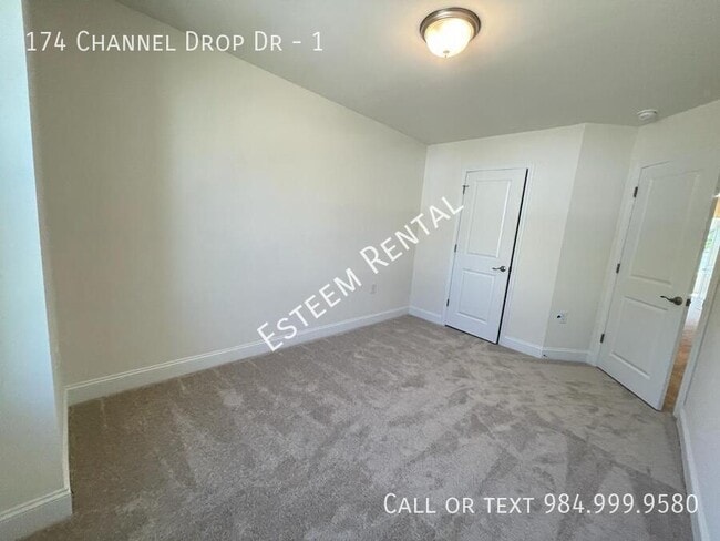 Building Photo - 174 Channel Drop Dr