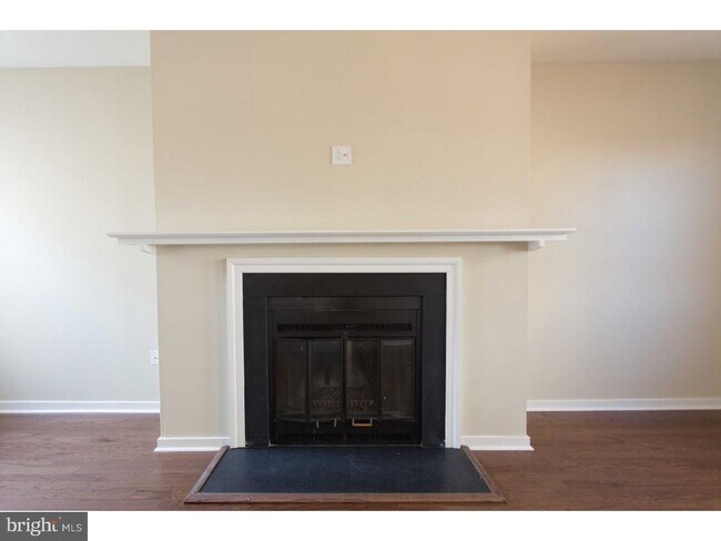 Building Photo - 532 Spruce St