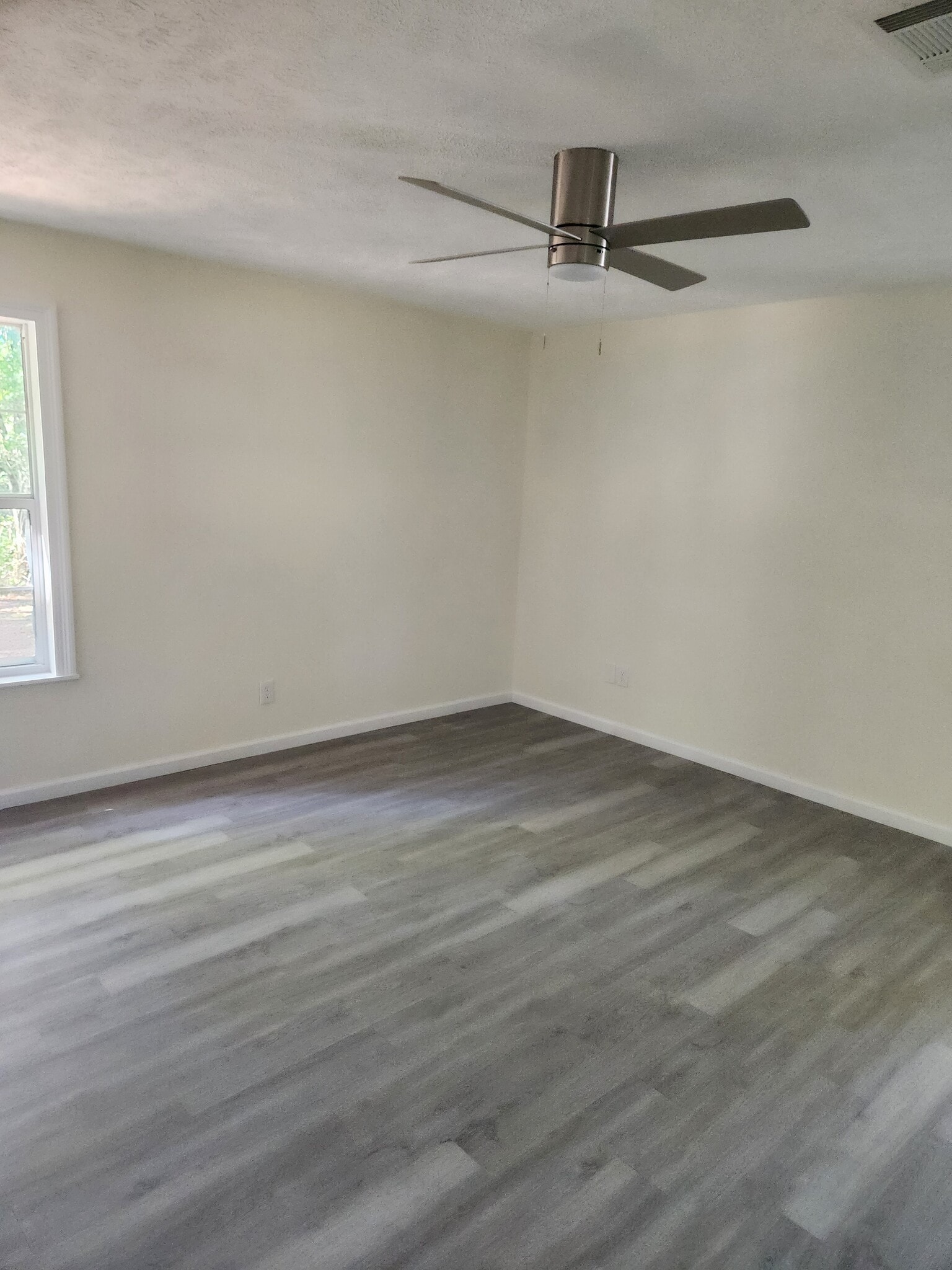 Building Photo - 7433 Dillon Ln