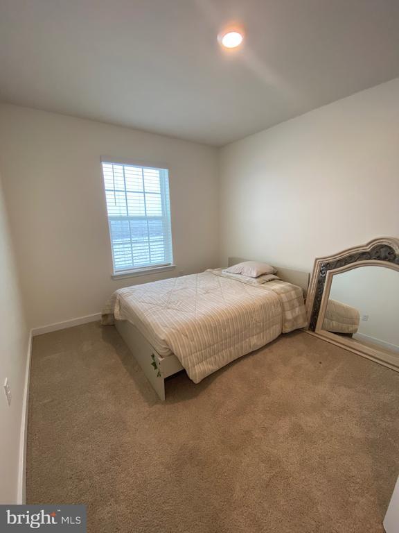 Building Photo - 7530 Daybreak Dr