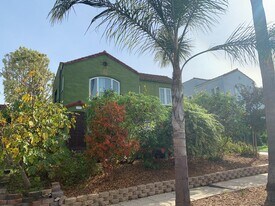 Building Photo - 1226 S Highland Ave