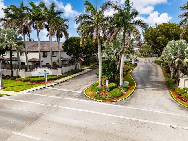 Building Photo - 2245 SE 25th Ave