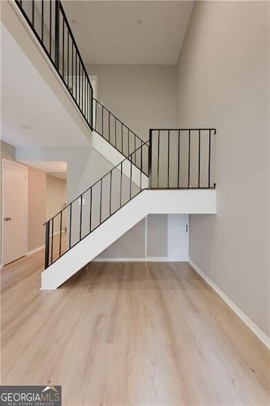 Building Photo - 2179 Surrey Ct