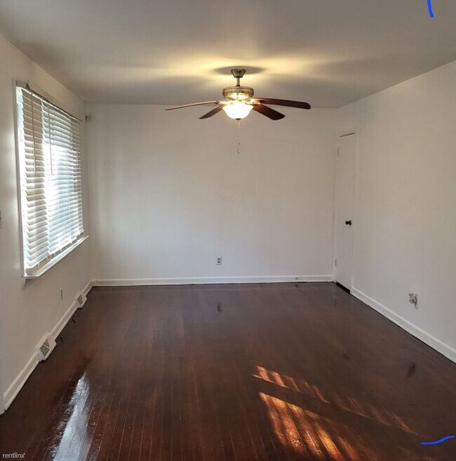 Building Photo - 3 br, 1 bath House - 933 Fort Lee Road .